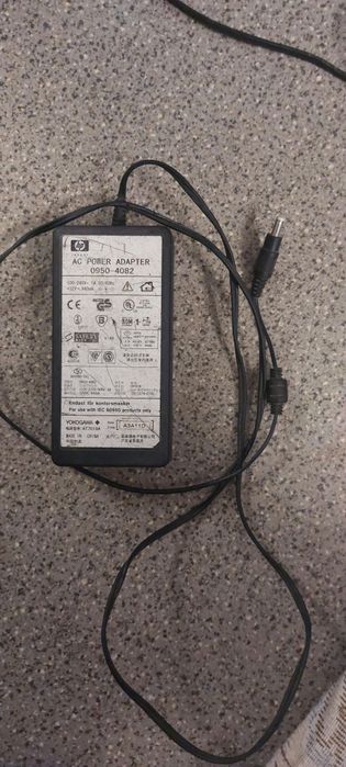 Адаптер (блок питания)