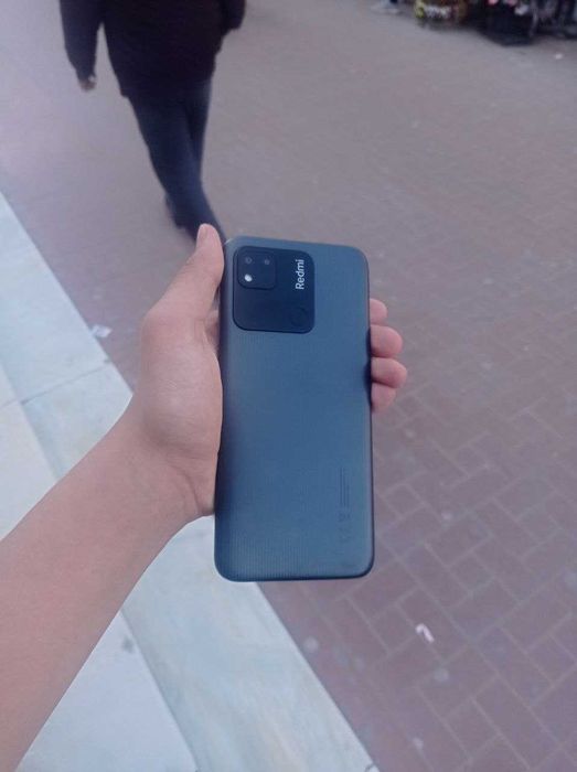 Redmi 10A  6+2/128 GB Aybi rasmda boshqa aybi yo'q Pubg 45 fps radnoy