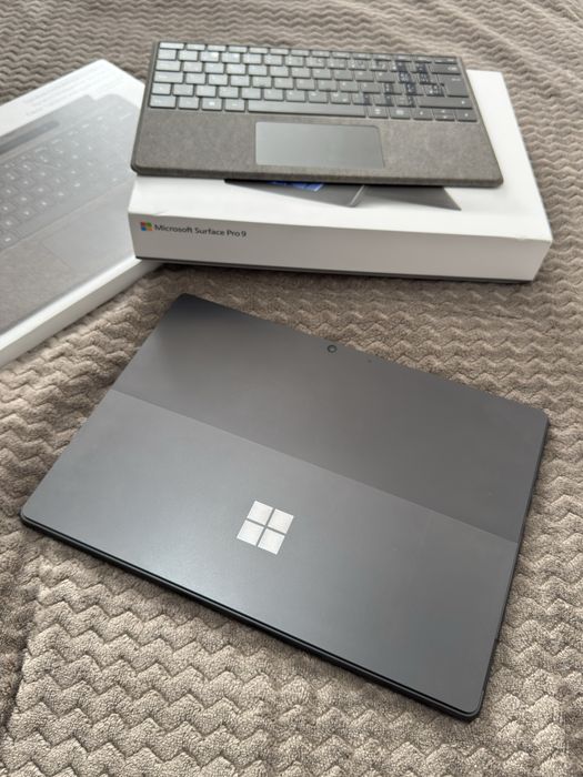 Laptop, tableta Microsoft Surface Pro 9 i5 16GB 256GB Touch 13”