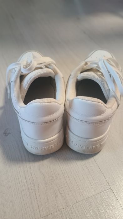 Оригинални кецове Tommy Hilfiger 39н