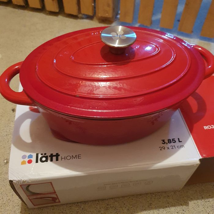 Oala ovala din fonta emailata, 3.8 L, cu capac, tip cuptor olandez, Lätt Home, 29 x 21 cm, rosu