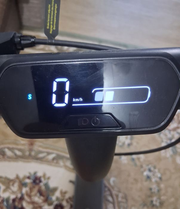 Trotineta Electrica Ninebot KickScooter E2 Plus powered by Segway, autonomie max 25km, motor 300W, viteza maxima 25 Km/h