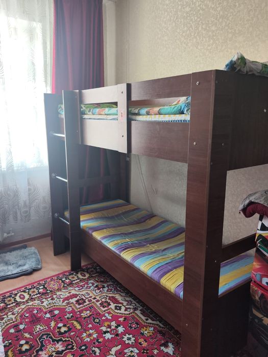Продам двух ярусную кровать б/у