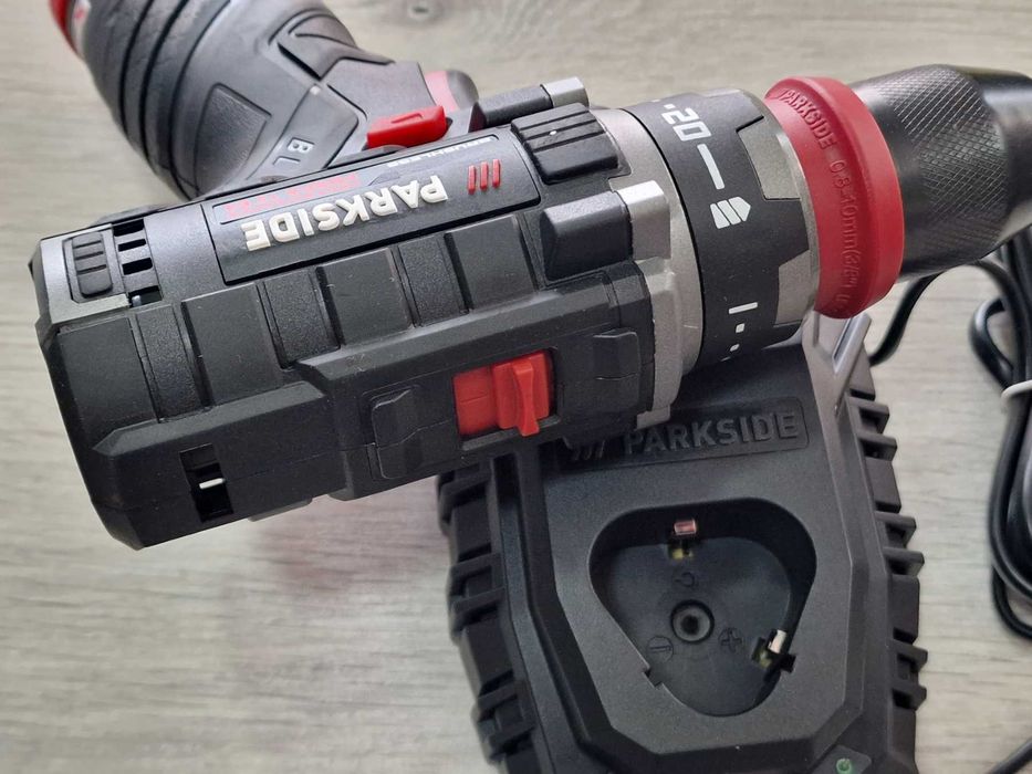 НОВ!Винтоверт PARKSIDE PBSPA12 E4 / 2 батерии,заряднo+свредла и битове
