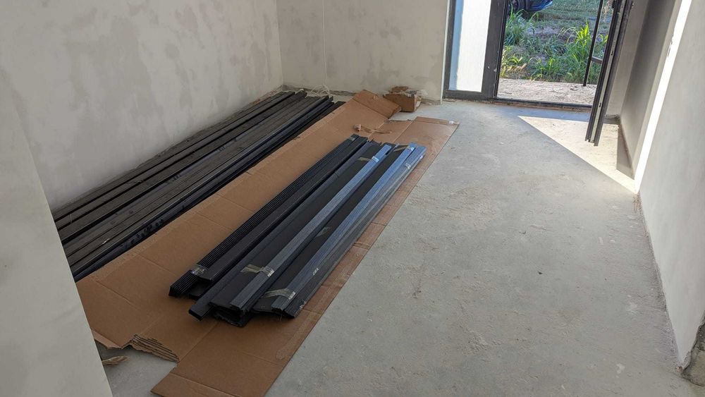 Gard metalic 5.5 m, poarta culisanta auto 5.5m si poarta pietonala 1m + stalpi metalici de sustinere