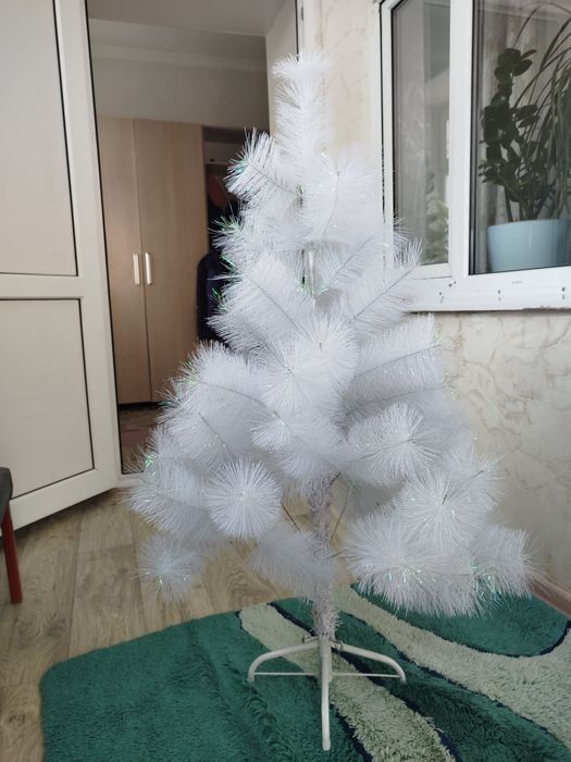 Продам ёлку ростом 120 см Елка