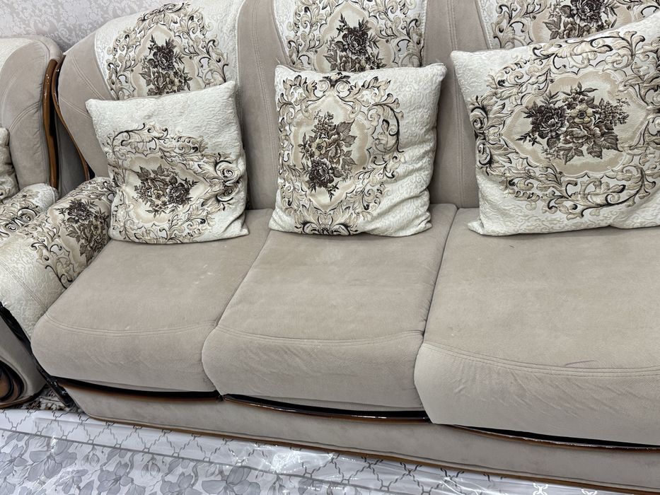 Диван с креслами