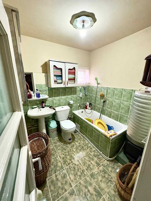 Casă de vânzare la țară complet utilata