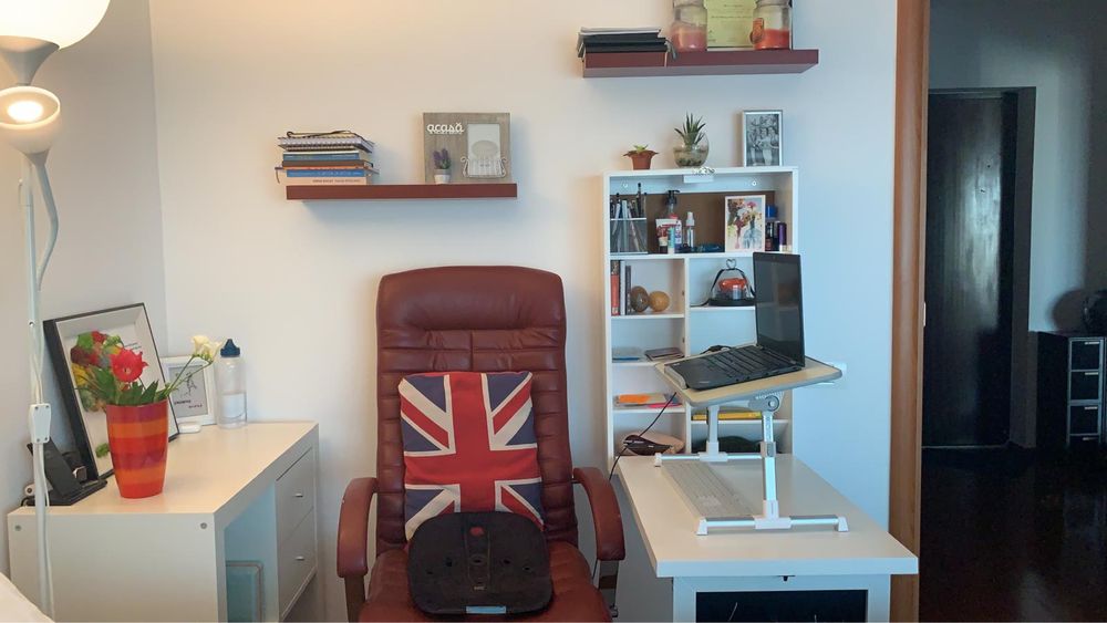 Birou pliabil modern, cu spațiu de depozitare – alb