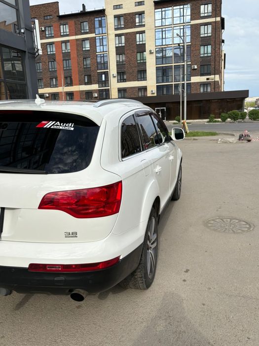 Продам машину Ауди Q7