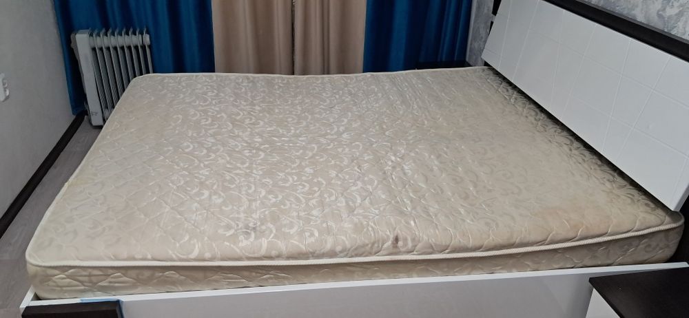 Продам 2х спальный матрас