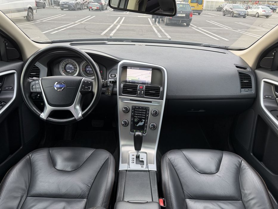 Volvo XC60  D5 AWD   Piele Incalzire scaune Panoramic