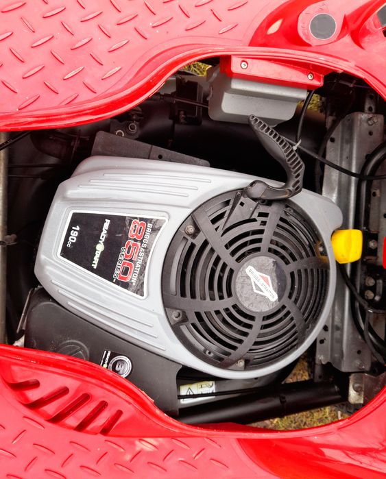 Tractoras tuns iarba Castel Garden PE 60 VD Brigs&Stratton 5,5HP  4TI