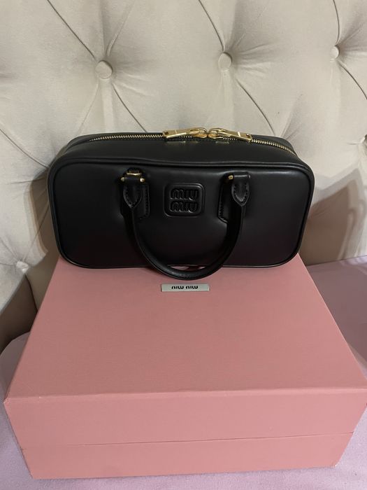 Miu miu дамска чанта