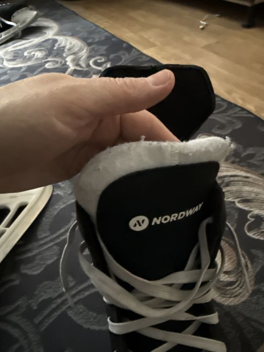 Продам Коньки мужские