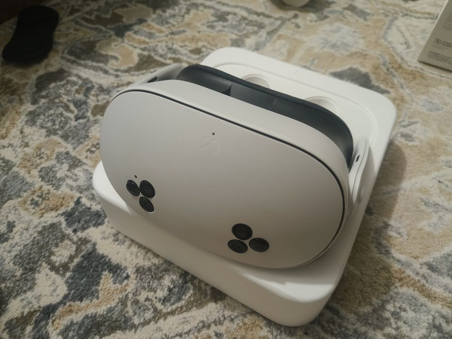 Meta Quest 3S 128GB + Curea BOBOVR + Accesorii și Cutie