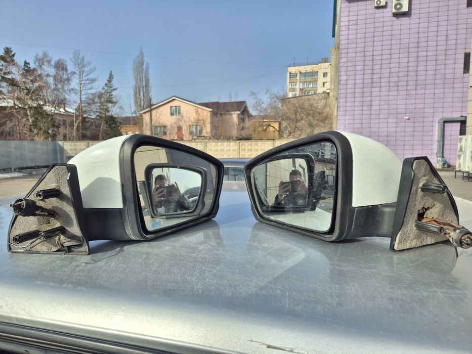 Продам гранта зеркало. Атп.