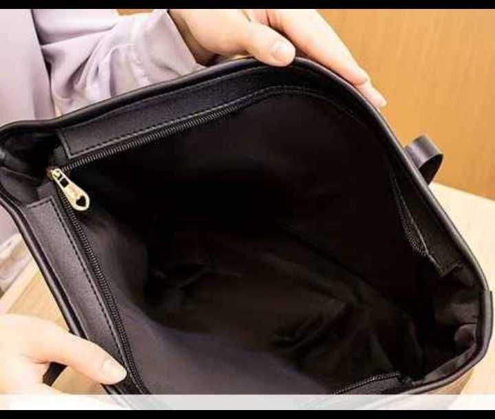 Дамска чанта в черно нова