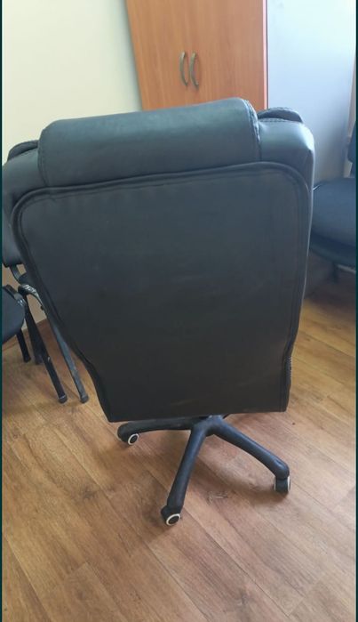 Продам офисное кресло