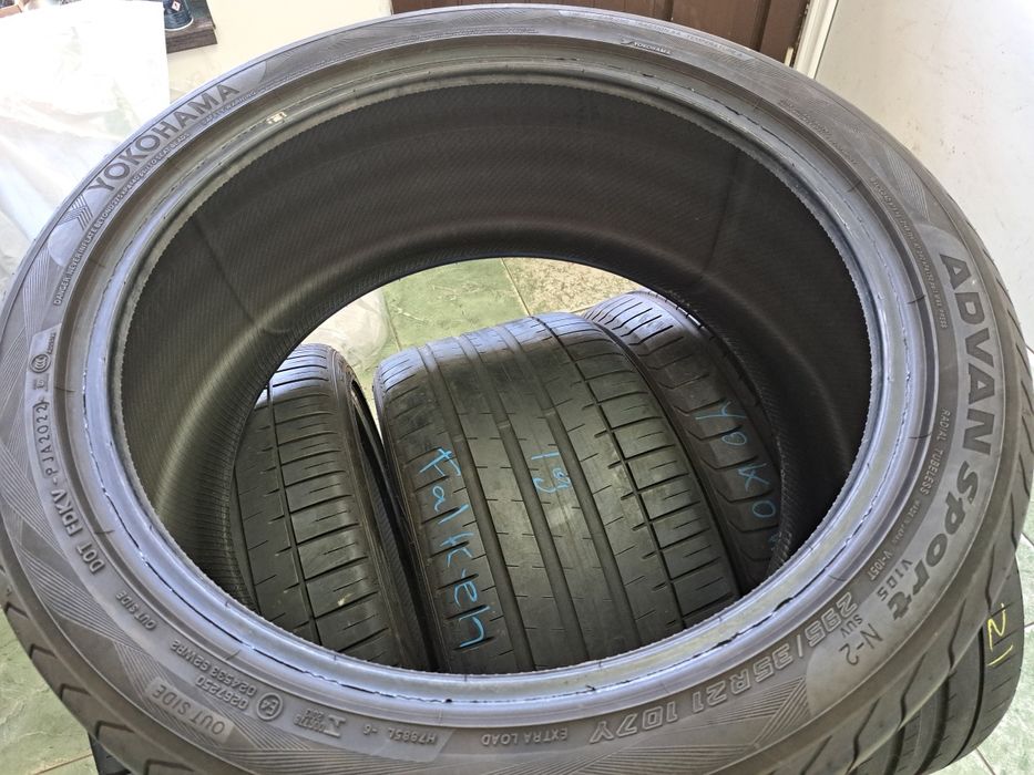2 anvelope 295/35 R21 Yokohama dot 2022
