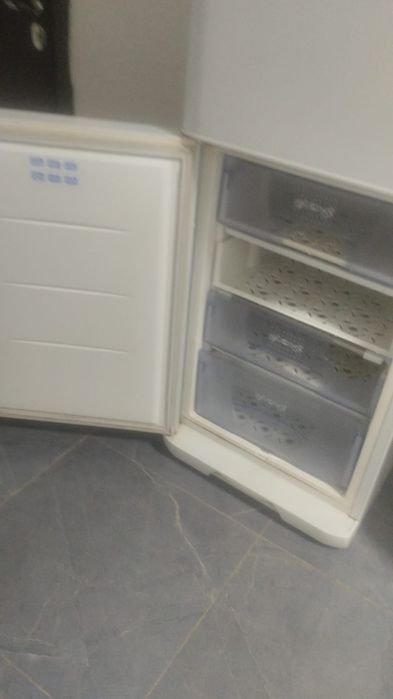 Холодильник в хорошем состоянии