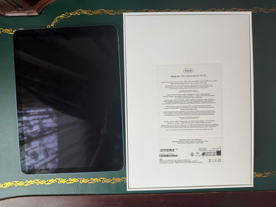 Apple, iPad Air 5 10.9" 5th Gen Wifi 64 GB + Magic Keyboard