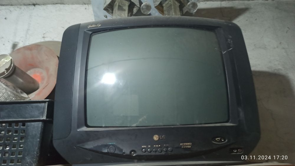 Телевизор,подставка,Дивиди касеттный