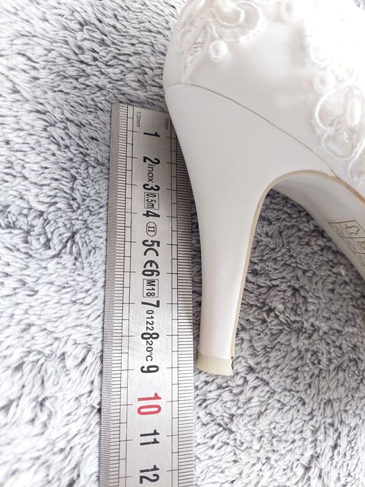 Pantofi de mireasa marimea 37