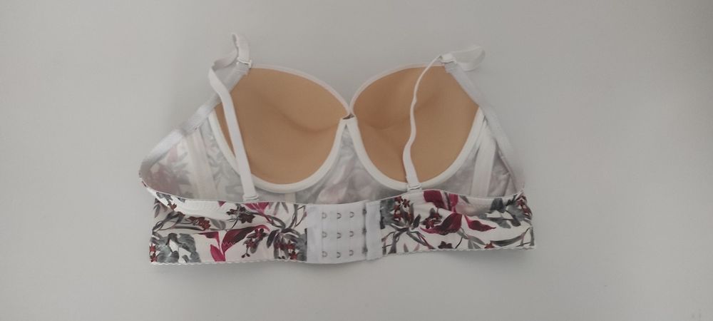 Продам новый бюстгальтер .