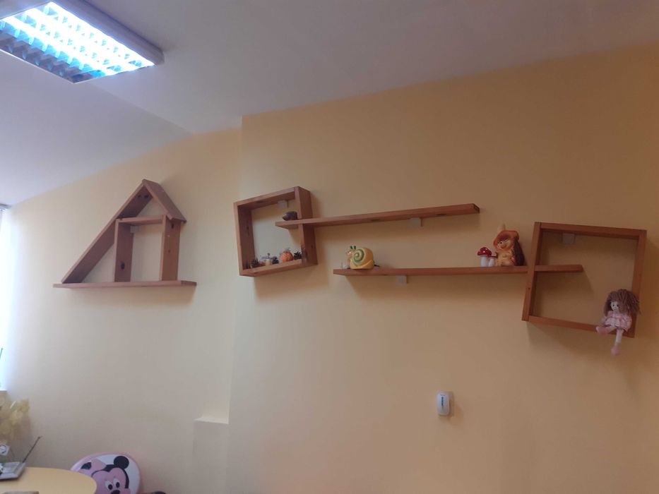 етажерки, библиотеки от дърво