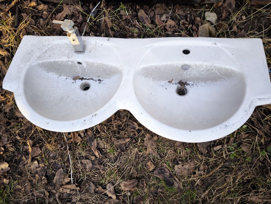 Ghiuveta dubla , lavoar