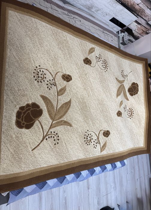 Продавам килим 160 х 230 см – отлично състояние