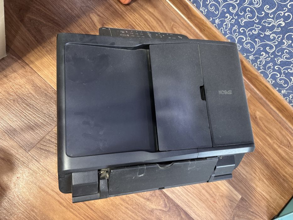 Принтер разноцветный EPSON