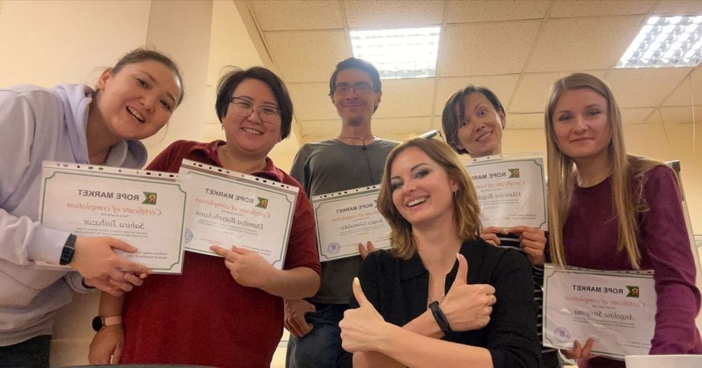 Преподаватель английского