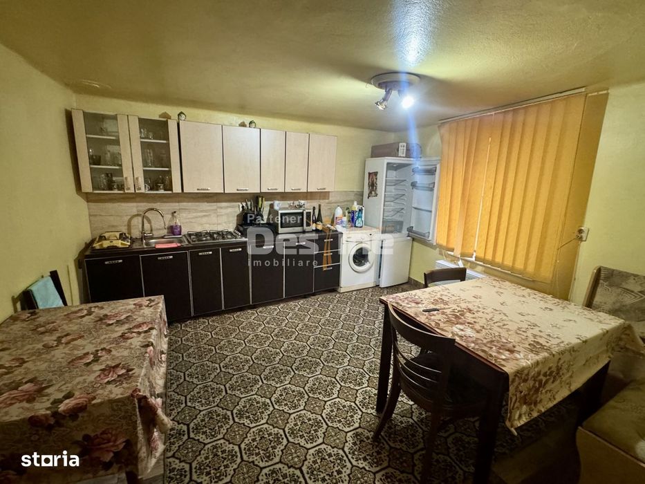Casa de vanzare in Uroi. Schimb cu apartament in Simeria