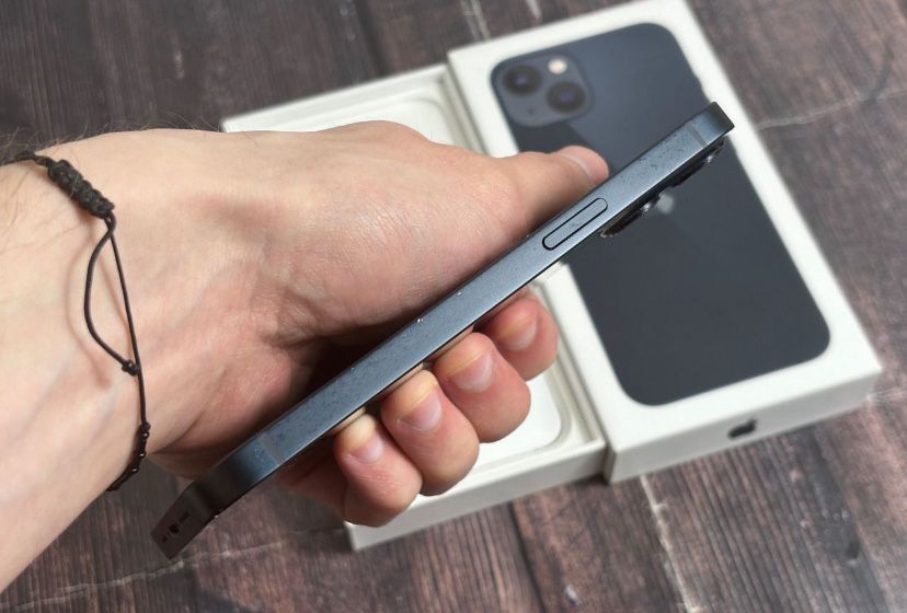 iPhone 13 128Gb с гарантией