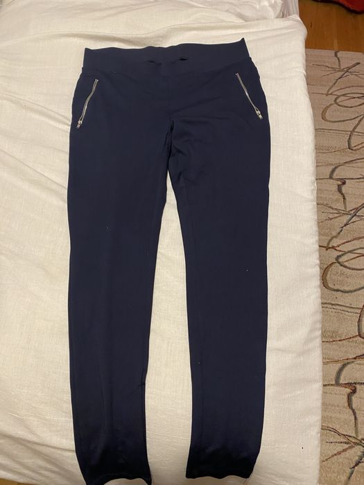 Vând haine de gravide