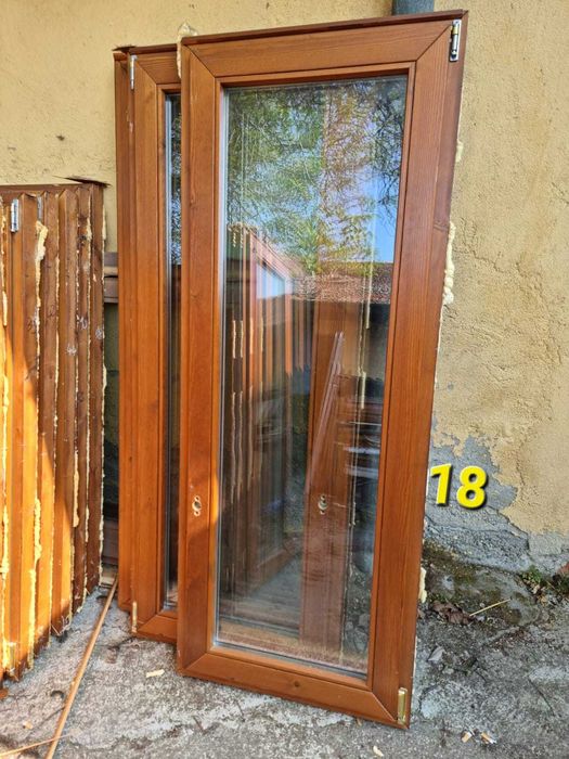 Над 100 различни бройки висококачествена италианска дървена дограма