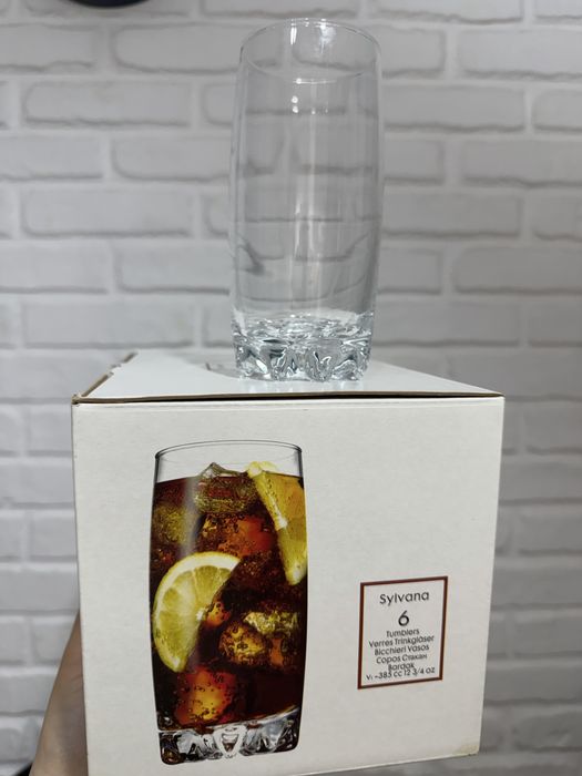 Бокалы, стаканы под сок