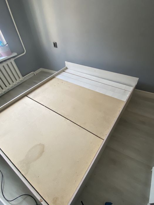 Кровать с тумбочкой