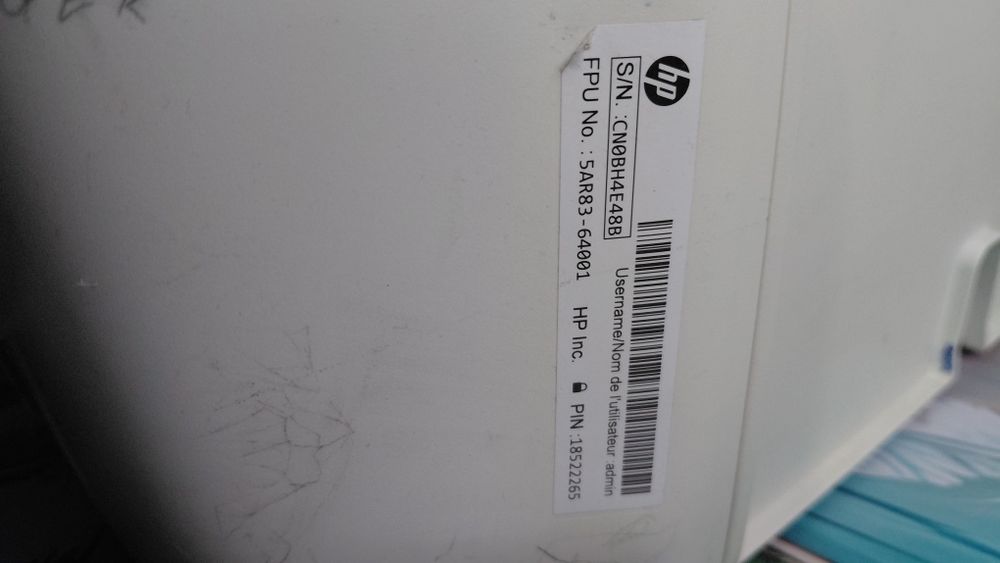 Vând imprimanta HP DeskJet 2710 color
