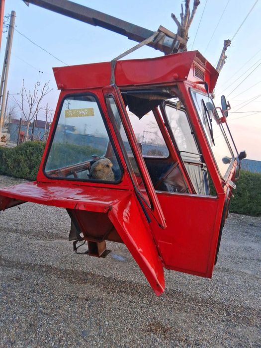 Cabina tractor utb universal u650 u445, completa cu geamuri
