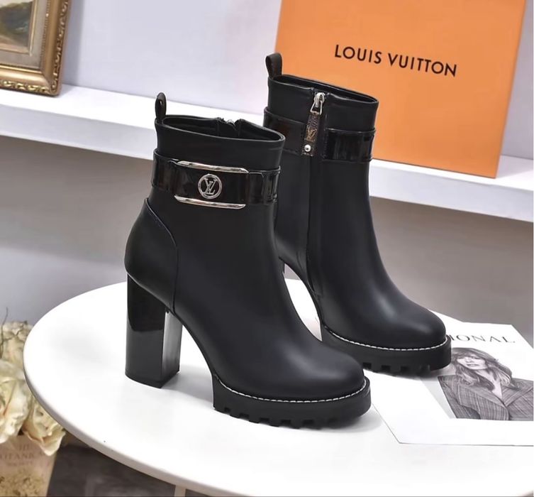 vand ghete louis vuitton. orice marime in stoc