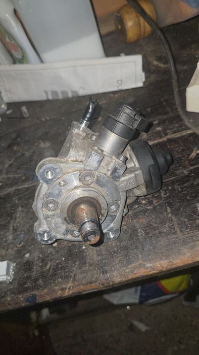 Pompa de înaltă presiune Audi A4 B8/Seat Exeo 2.0 TDI 143Cp