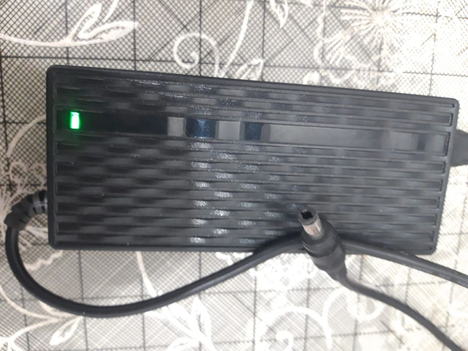 Продам блок питания Оригинальный