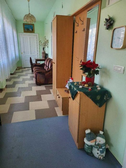 Casa spatioasa de vanzare