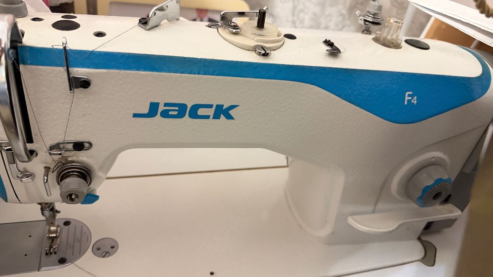 машина швейная Jack