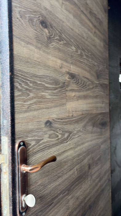 Дверь наруж, утепленный