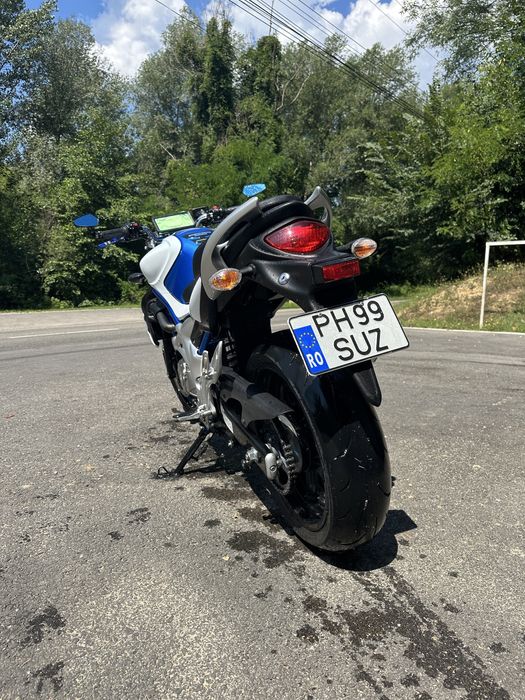 Se vinde Suzuki SFV650 Gladius A2