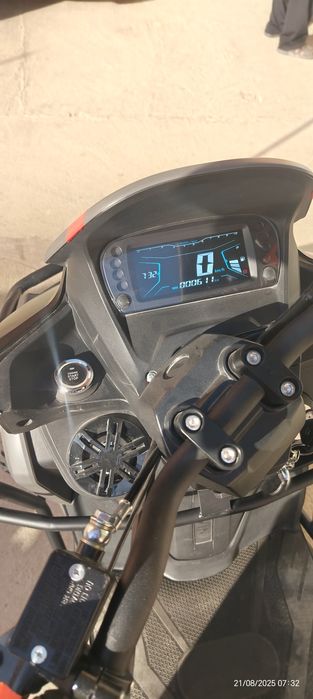 Benzinli skuter sotiladi